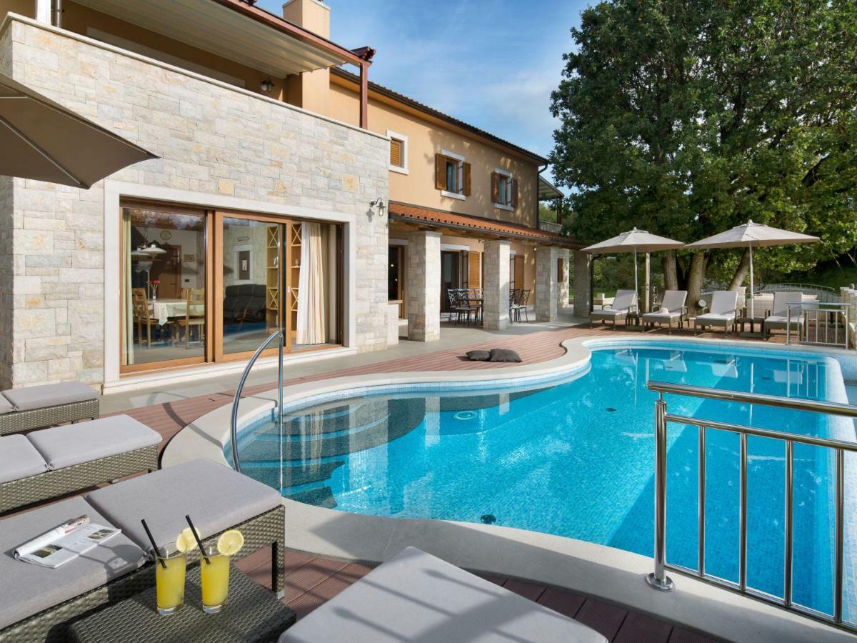 Vlastelini By Interhome * Krapan